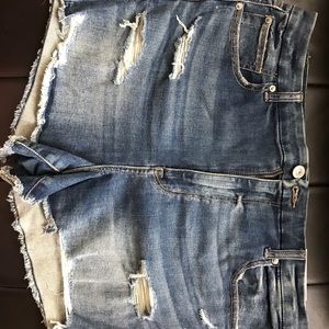 WOMEN’S PLUS SIZE JEAN SHORTS